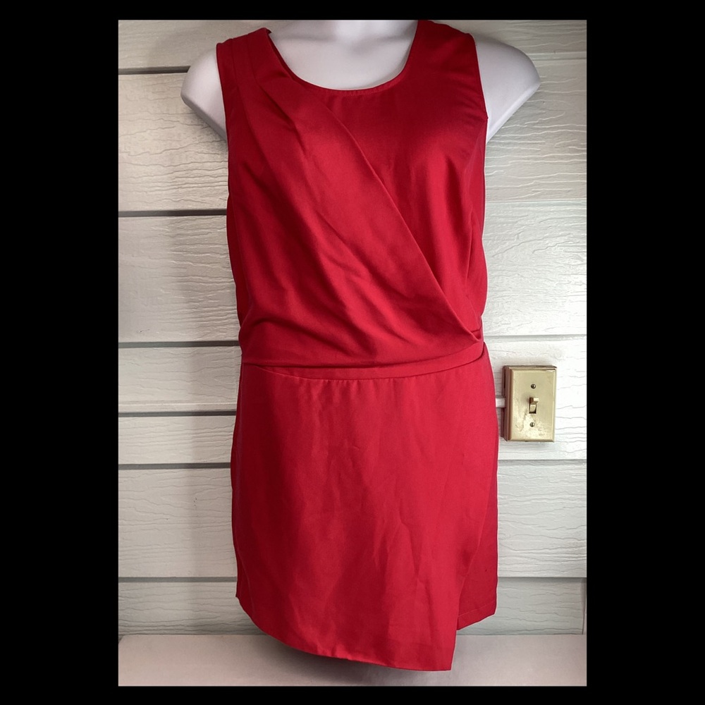 Elegant Red Sleeveless Dress